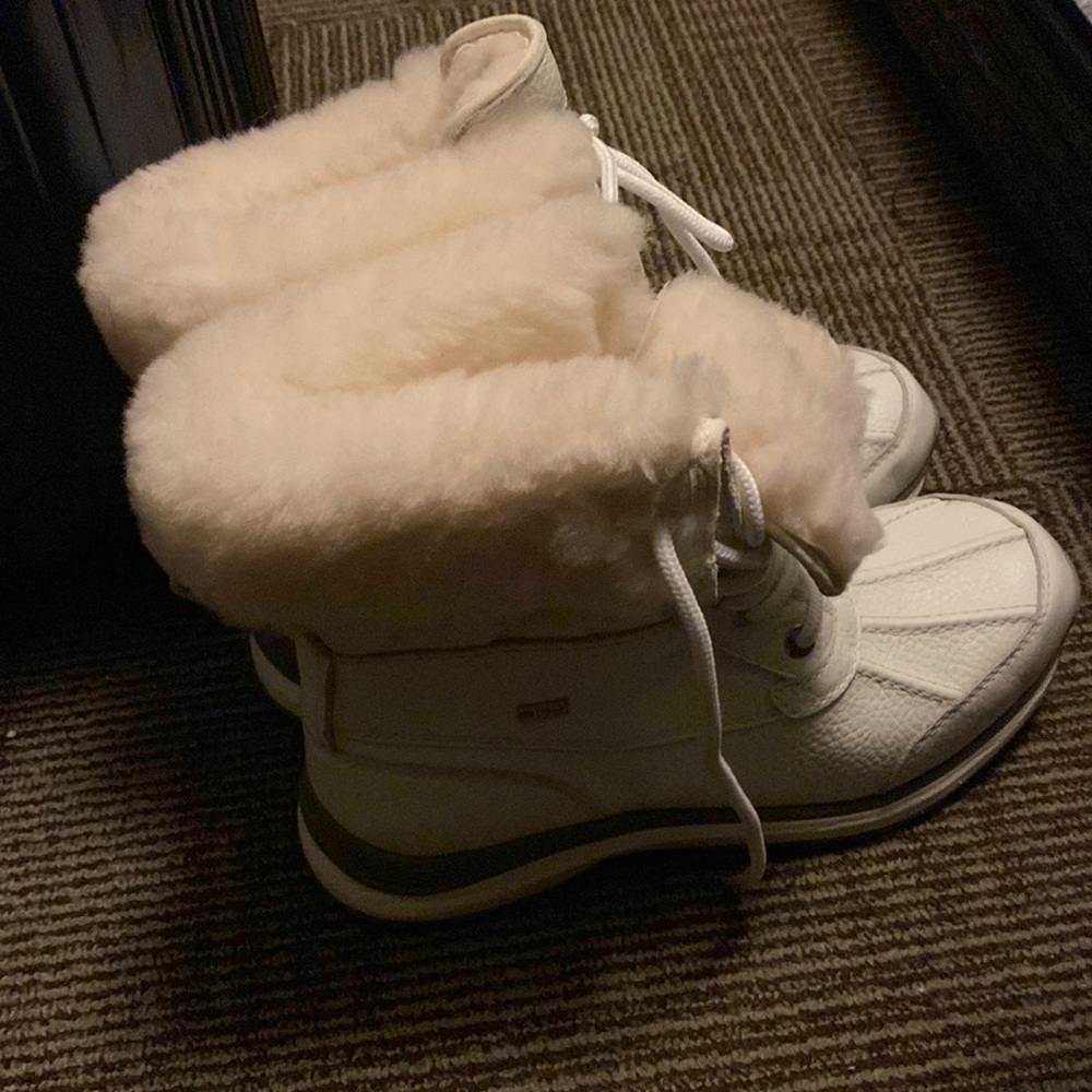 ugg waterproof snow boots, brand new never worn, size us 8.